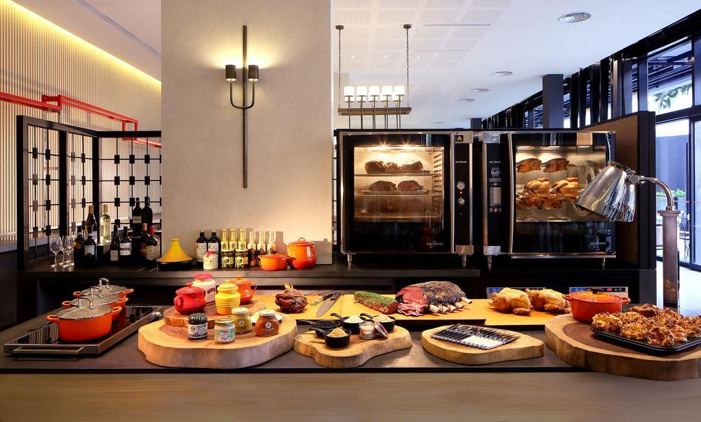 סינגפור Momentus Hotel Alexandra מראה חיצוני תמונה